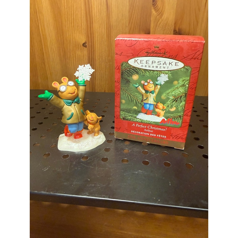 Hallmark Keepsake Arthur A Perfect Christmas Ornament 2001 25th Anniversary Pal